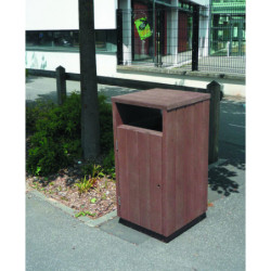 Corbeille publique recyclée...