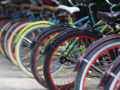 Optimiser l'espace et encourager la mobilité : supports vélos et abris 2 roues